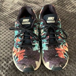 Nike Womens Size 9.5 Floral Zoom Pegasus 32